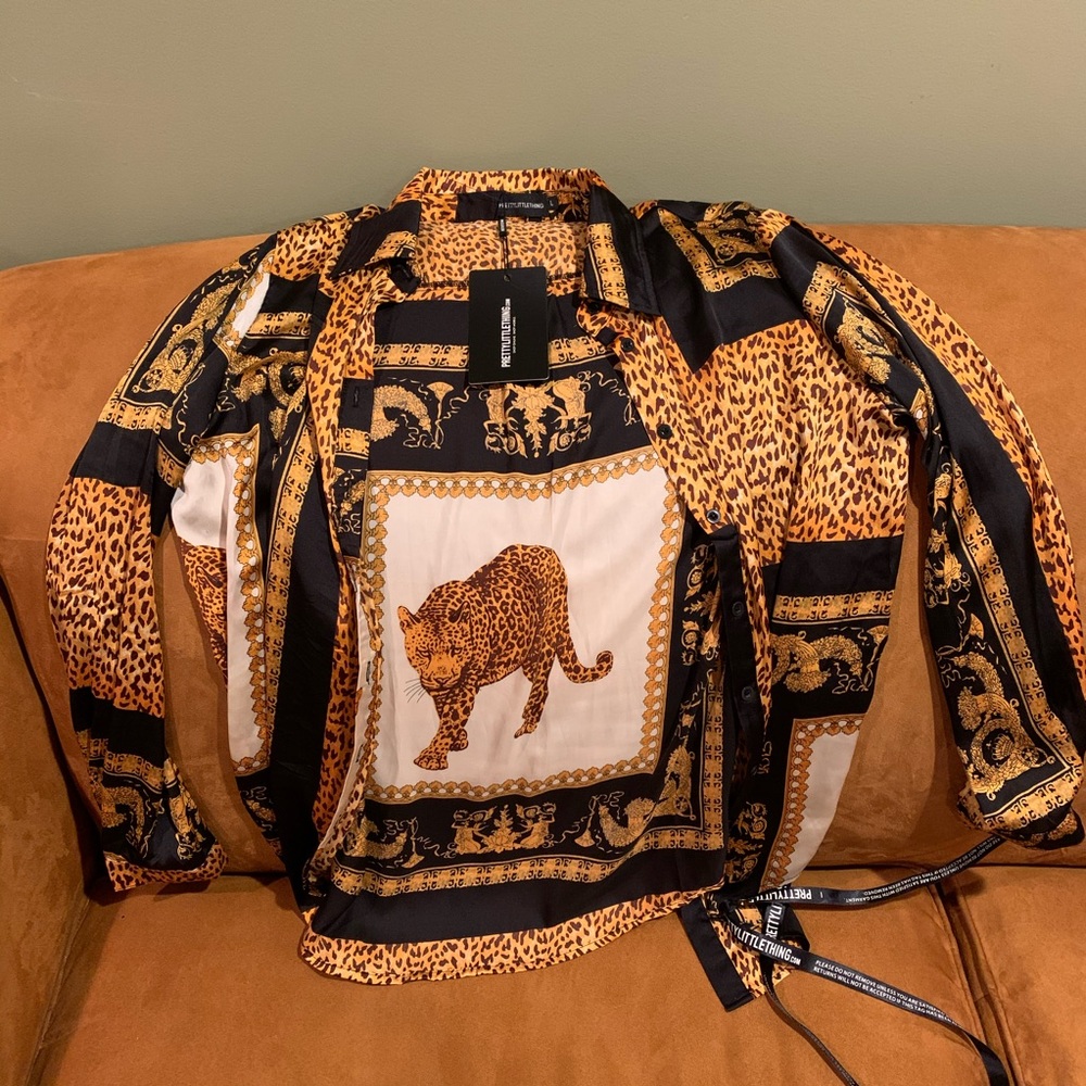 NWT PRETTYLITTLETHING Silk Leopard Button Down